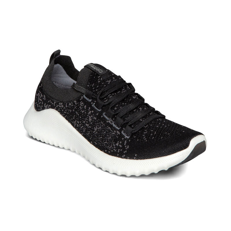 Aetrex - Carly Arch Support Sneaker - Black / M / 36