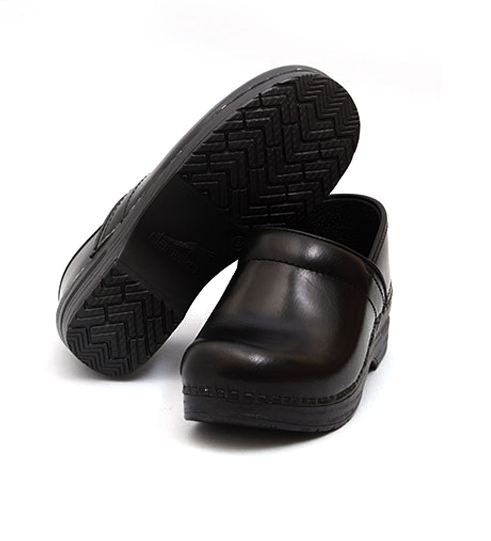 Dansko narrow sale clogs